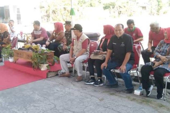 FKUB Tanam Kedelai bersama Ibu Bupati Klaten di desa Tegalrejo 