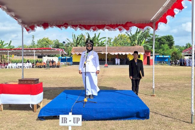 Camat Ceper Pimpin Langsung Upacara HUT RI ke 78 Tingkat Kecamatan di Lapangan Kurung