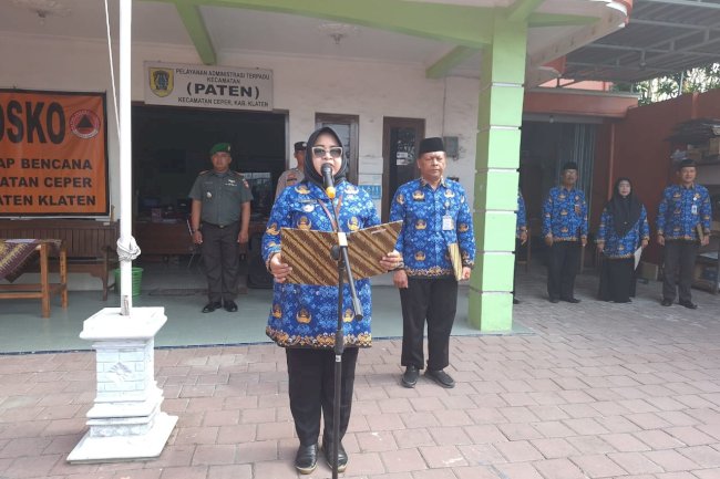 Upacara Peringatan HUT ke-52 KORPRI Tahun 2023 di Kecamatan Ceper. Rabu, 29 November 2023