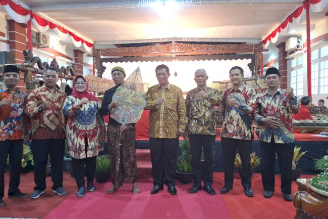 Kegiatan Peresmian Gedung Kantor Kecamatan Ceper dan Pagelaran Wayang Kulit. Jum'at, 22 Desember 2023