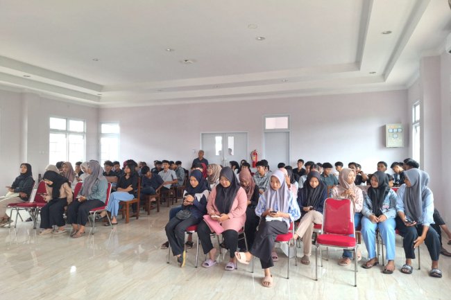 Kegiatan Pelayanan Jemput Bola Perekaman KTP EL  bertempat di Aula Kecamatan Ceper Tahap I. Minggu, 16 Februari 2025