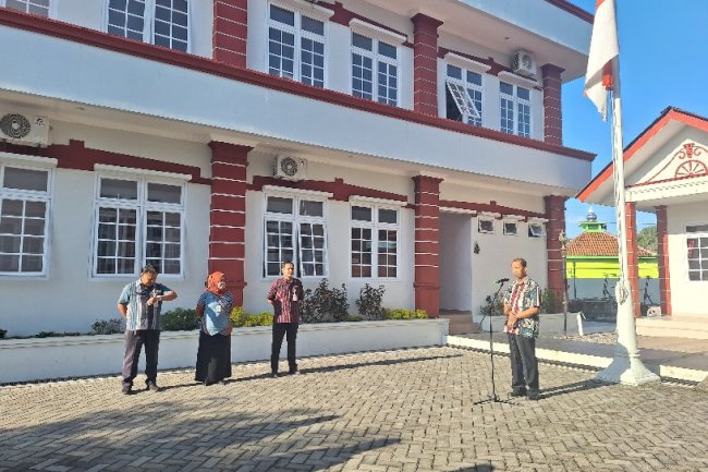 Kegiatan Apel Pagi Kantor Kec Ceper dipimpin oleh Camat Ceper, Bp. Supardiyono, S.IP, M.Si. kamis, 26 Juni 2025.