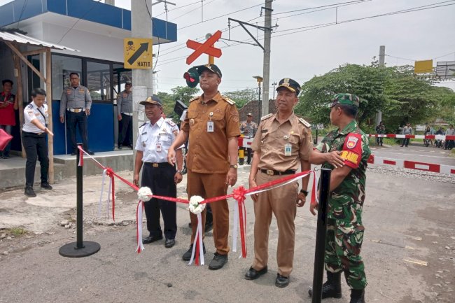 Peresmian Palang Kereta Api Mbah Ruwet, Desa Pokak, Ceper oleh Bupati Klaten, Bp. Hamenang Wajar Ismoyo, S.I.Kom pada tanggal 21 Oktober 2025.