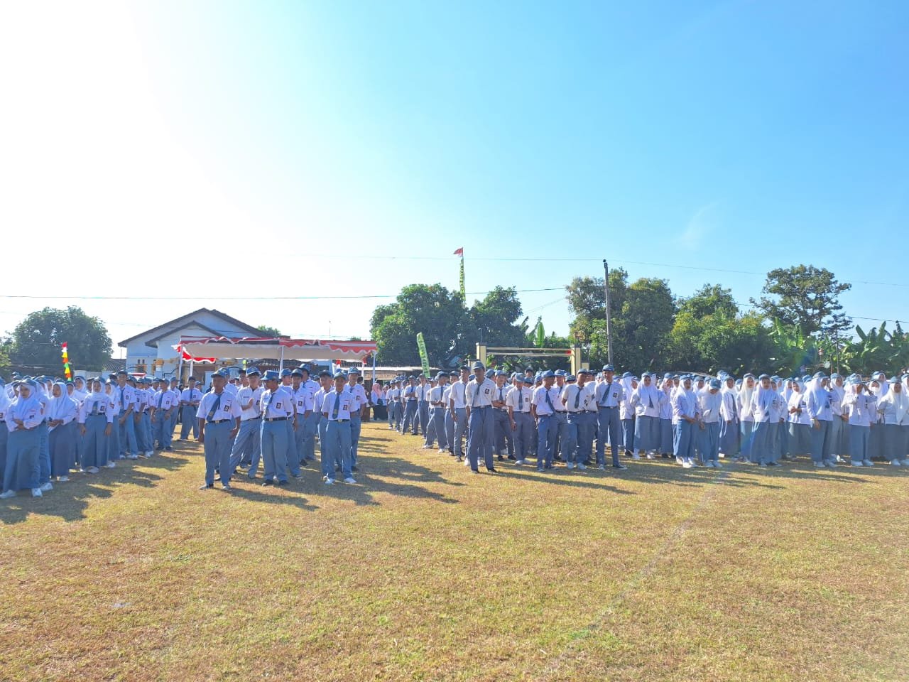 Upacara dalam rangka memperingati HUT ke 79 RI tingkat Kec. Ceper di Lapangan Gelora Bahagia Kridha, Kurung, Ceper. Sabtu, 17 Agustus 2024.