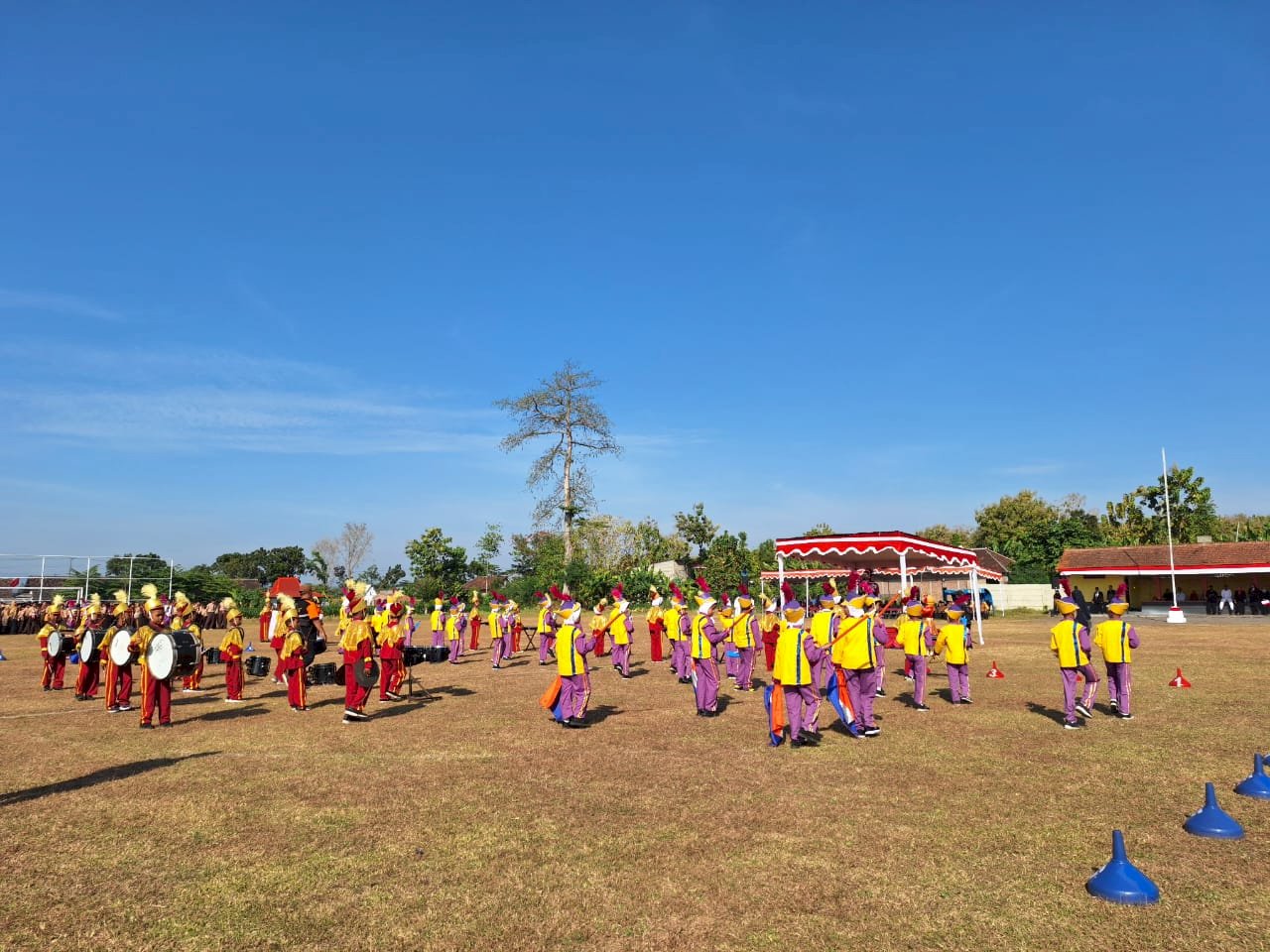 Upacara dalam rangka memperingati HUT ke 79 RI tingkat Kec. Ceper di Lapangan Gelora Bahagia Kridha, Kurung, Ceper. Sabtu, 17 Agustus 2024.