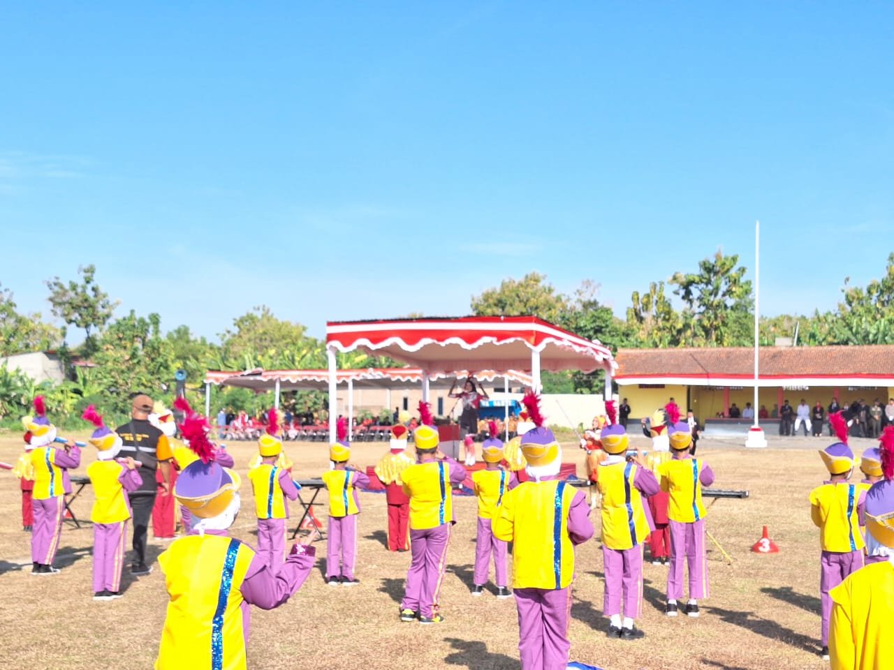 Upacara dalam rangka memperingati HUT ke 79 RI tingkat Kec. Ceper di Lapangan Gelora Bahagia Kridha, Kurung, Ceper. Sabtu, 17 Agustus 2024.