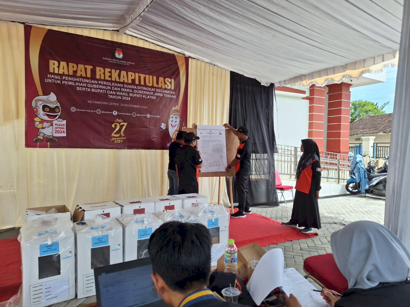 KEGIATAN RAPAT REKAPITULASI KECAMATAN CEPER