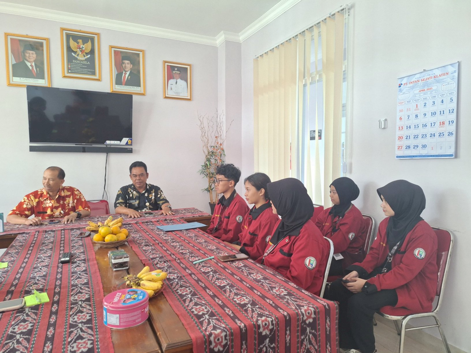 Kegiatan Wawancara dan Observasi dari Mahasiswa UNDIP Semarang di Aula II kec ceper. Selasa, 22 April 2025.