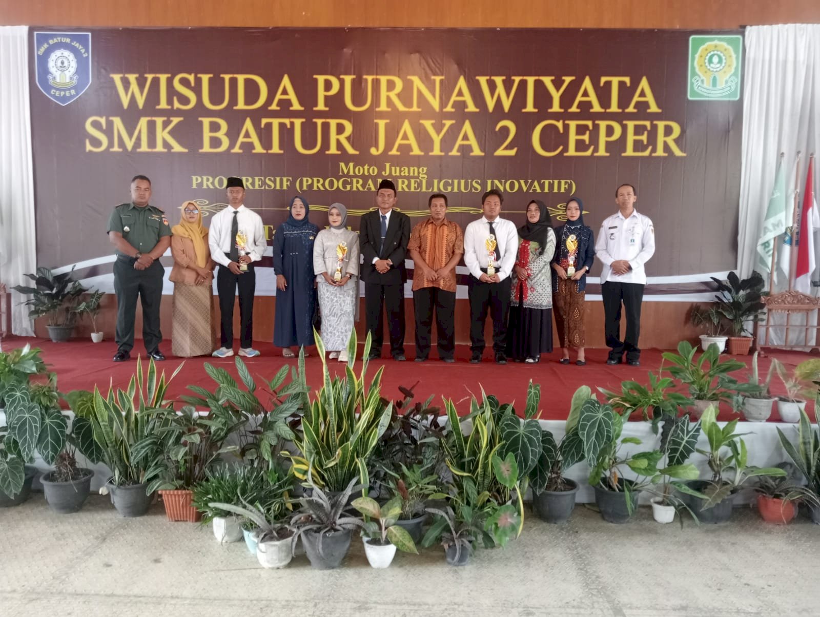 Bapak camat ceper menghadiri wisuda purnawiyata SMK Batur Jaya 2 Ceper pada tgl.14/5/2025