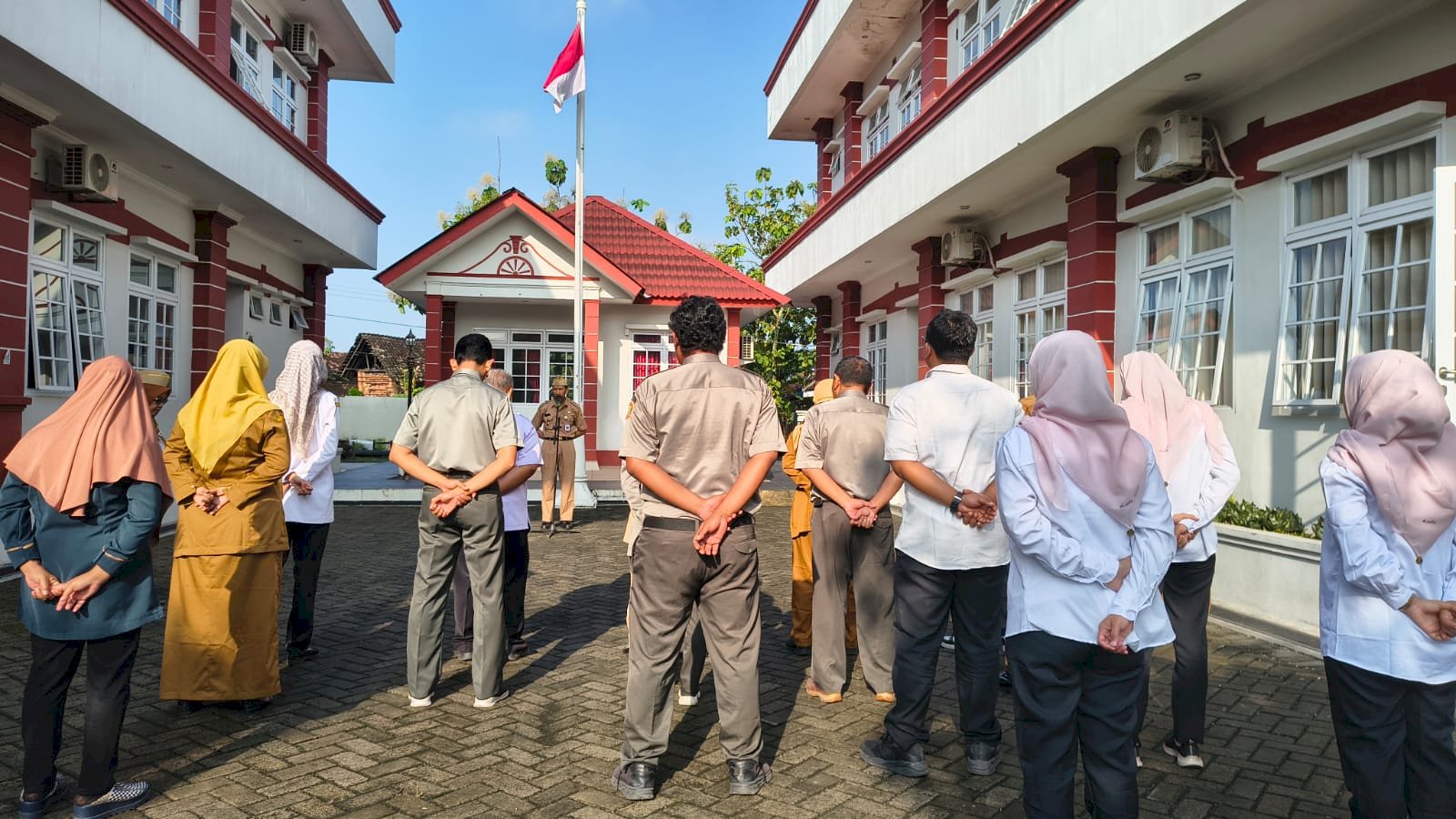 Kegiatan Apel Pagi Kantor Kecamatan Ceper