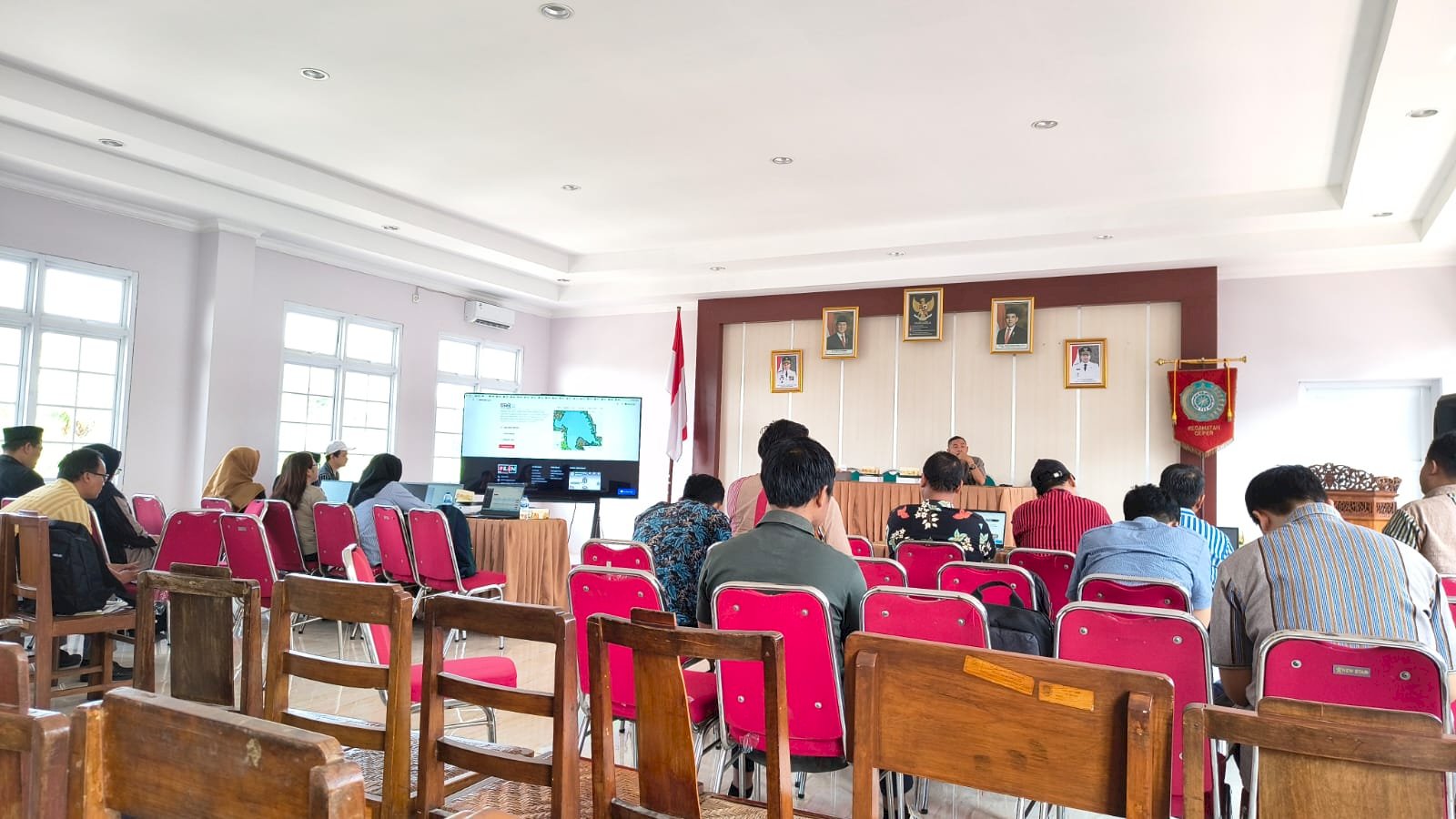 Kegiatan Pendampingan dan Evaluasi Pemutakhiran Daftar Informasi Publik pada Website DILAN oleh Kominfo Kab. Klaten